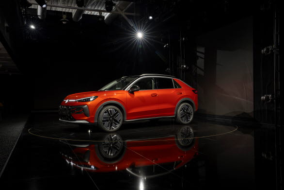 Nya T-Roc har en uttrycksfull design och erbjuder innovativa elektrifierade drivlinor.