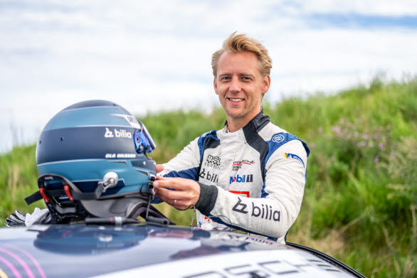 Ola Nilsson körde till sig tre förstaplatser på Rudskogen Motorsenter i Norge och är därmed tillbaka i titelkampen inför finalen av Porsche Carrea Cup Scandinavia.