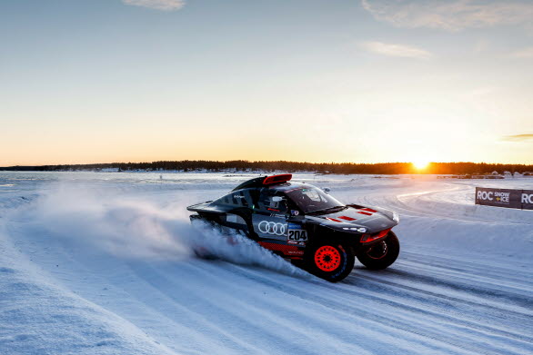 Audi RS Q e-tron, direkt från Dakar till isen i Piteå.
