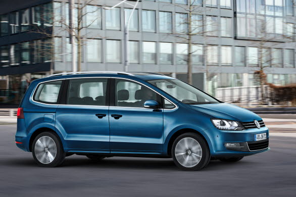 De nya kraftfulla och effektiva bensin- (TSI) och dieselmotorerna (TDI) är upp till 15 procent snålare med bränslet och uppfyller utsläppsnormen Euro 6. 