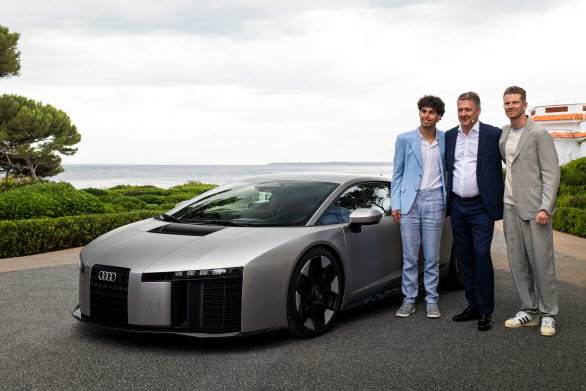 Gernot Döllner, CEO AUDI AG, tillsammans med Gabriel Bortoleto och Nico Hülkenberg, förare Audi Revolut F1 Team i samband med avtäckningen av supersportbilen Audi Nuvolari