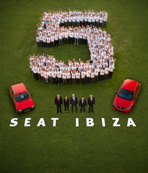 220 fabriksanställda, Dr. Loth, Mercedes Álvarez, Jürgen Stackmann, Dr. Tostmann and Matias Carnero firar 5 miljoner tillverkade Ibiza.