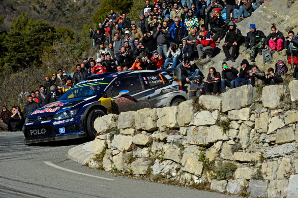Sébastien Ogier glädjer hemmapubliken i Rally Monte Carlo.