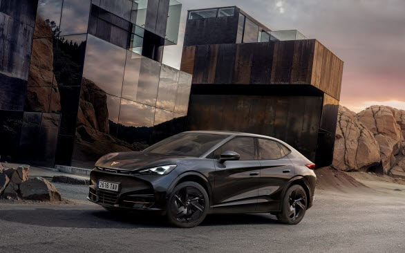 CUPRA Tavascan Black Edition är exklusivt tillgänglig med Immersive- och Adrenaline-paketen och ger en fullt utrustad och förbättrad körupplevelse.