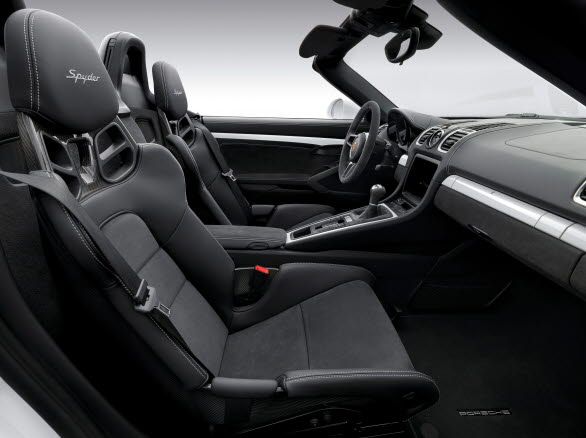 Boxster Spyder är för de renläriga, varken AC eller radio som standard.