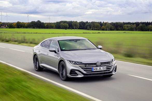 Det bensindrivna motoralternativet TSI 150 hk med framhjulsdrift och manuell växellåda har också släppts för beställning.