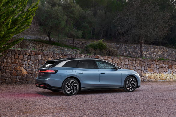 Världspremiär för nya Volkswagen ID.7 Tourer.