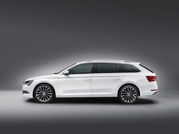 SKODA Superb Combi 003