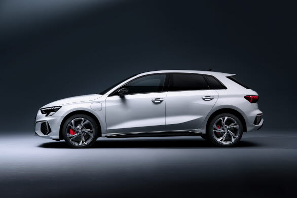 Säljstart för laddbara A3 Sportback TFSI e