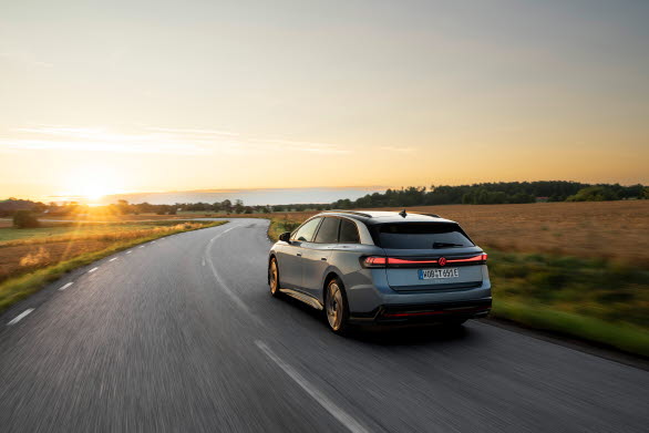 ID.7/ID.7 Tourer är den populäraste elbilen i Sverige hittills under 2025. Cirka 90 procent av kunderna väljer Tourer-versionen.