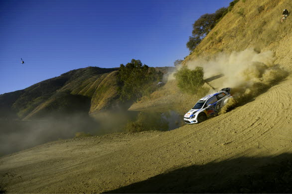 Som första startande får Sébastien Ogier sopa gruset åt de bakomvarande.