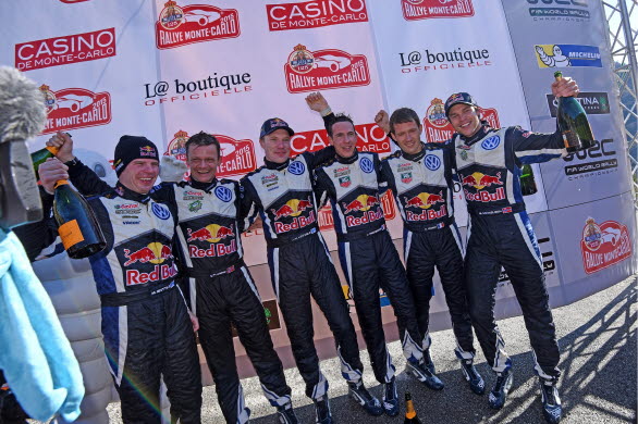Alla tre förarteamen på pallen: Miikka Anttila, Ola Fløene, Jari-Matti Latvala, Julien Ingrassia, Sébastien Ogier, Andreas Mikkelsen.