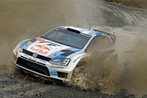 Dubbelt Volkswagen i topp! Sébastien Ogier vann VM-rallyt i Wales före sin teamkamrat Jari-Matti Latvala. Det var Ogiers nionde vinst under 2013. 