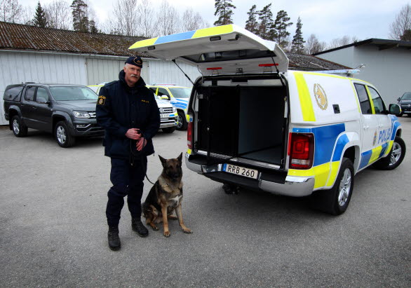 Samtliga hundburar följer Jordbruksverkets bestämmelser och är utrustade med egen klimatanläggning som automatiskt känner av både temperatur och fukthalt. 