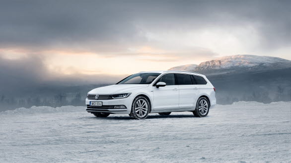 De fem fyrhjulsdrivna Passat Sportscombi går till vinnaren av hoppklasserna Volkswagen Cup, Sweden Grand Prix, Sweden Masters, bästa hoppryttare totalt och vinnarna i dressyrklassen Grand Prix Kür.