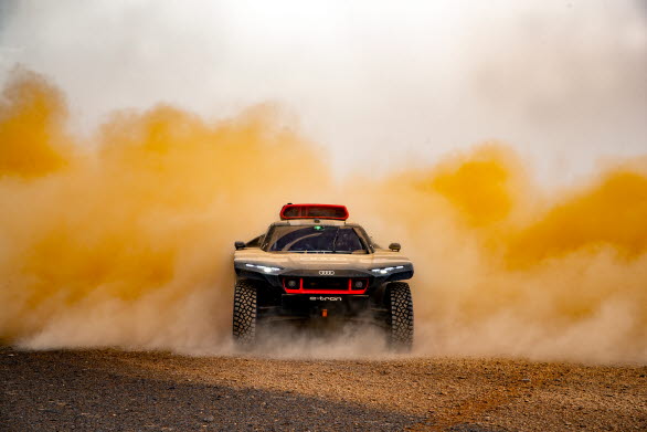 Audi RS Q e-tron testad i Marocko inför Dakarrallyt