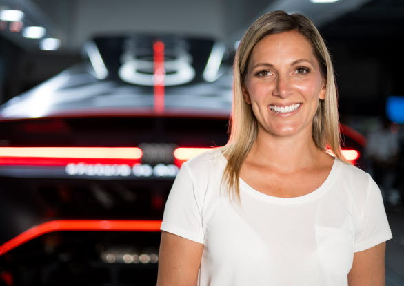 Molly Pettit presenterar Audi RS Q e-tron den 23 juli kl.13.00.