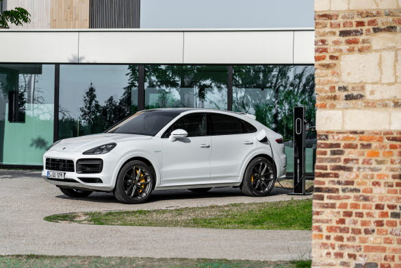 Porsche Cayenne Turbo S E-Hybrid Coupé.