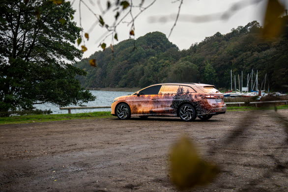 Kamouflerad version av den kommande elbilen ID.7 Tourer.