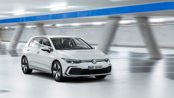 Som laddhybrid lanseras nya Golf i två effektversioner: 204 hk (eHybrid) och som GTE med 245 hk.