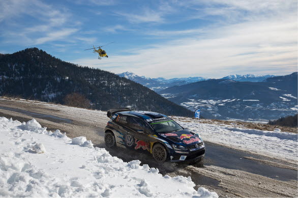 Sébastien Ogier ohotad på väg mot mål i Rally Monte Carlo.