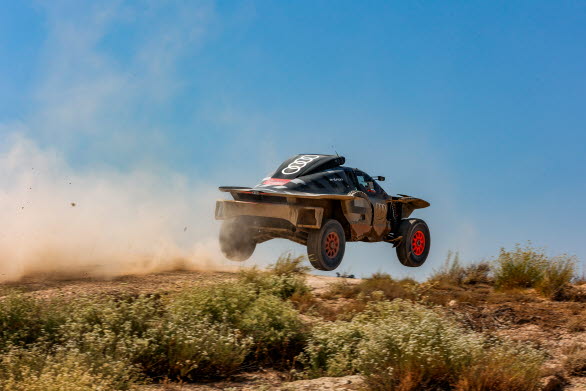 Nya Audi RS Q e-tron E2 testar i Zaragoza