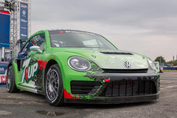 De breddade fram- och bakskärmarna, den stora bakvingen, den låga markfrigången och den strömlinjeformade fronten ger Beetle GRC ett aggressivt och sportigt utseende.