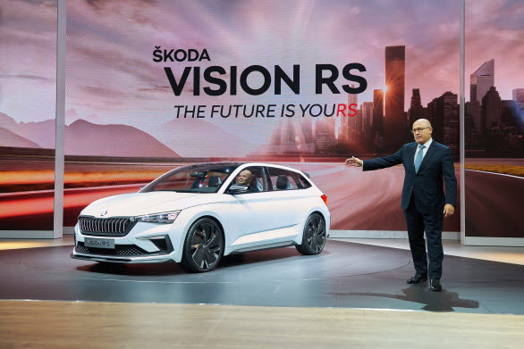 Världspremiär för ŠKODA VISION RS i Paris
ŠKODA CEO, Bernhard Maier, presenterade konceptbilen ŠKODA VISION RS den 2 oktober 2018 på Paris Motor Show.