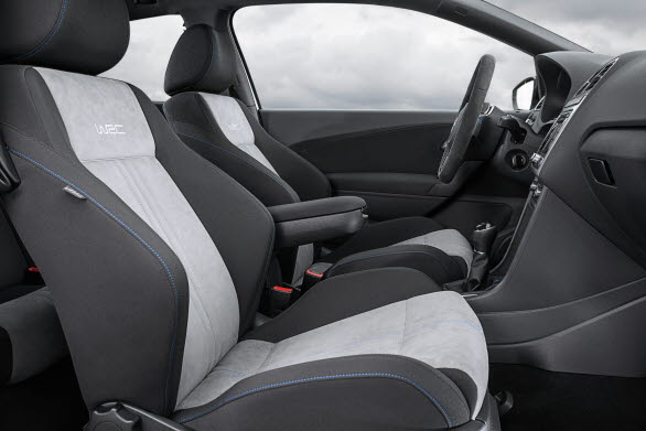 Sportstolar med Alcantaraklädsel i Anthracite/Crystal Grey.