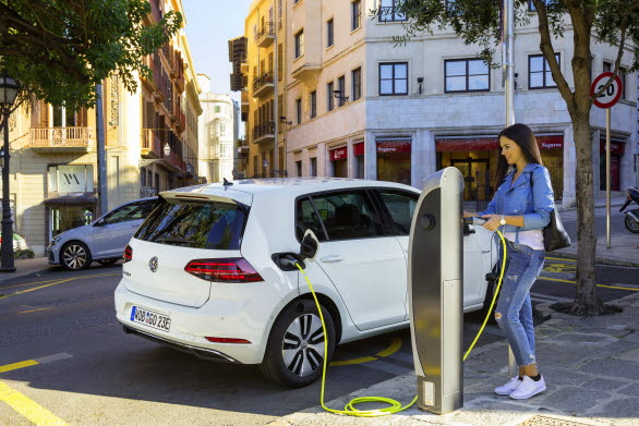 Helt eldrivna e-Golf har en räckvidd på upp till 231 km.