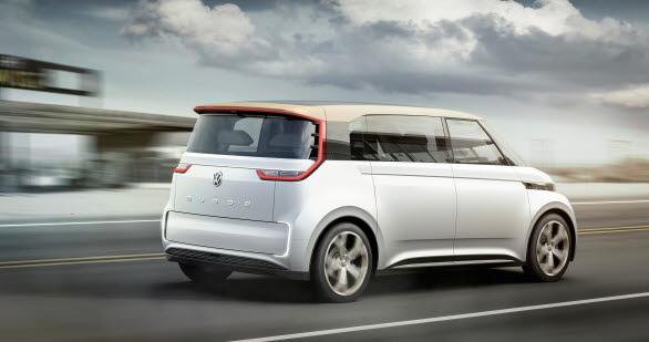BUDD-e baseras på den helt nya plattformen Modular Electric Drive Kit (MEB) och är en modern tolkning av den första VW-bussen − en Volkswagen som utstrålar varumärkets historia, samtidigt som siktet är inriktat på den närmaste framtiden.