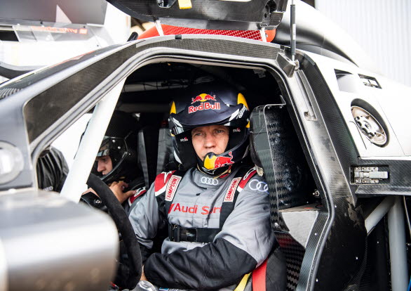 Mattias Ekström kör RS Q e-tron i Dakarrallyt 2022