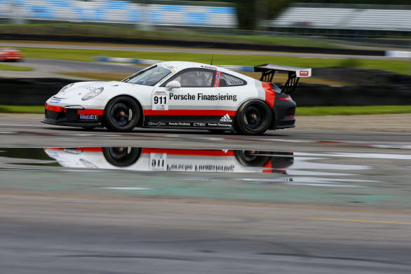 Mads Østberg som gästförare i Porsche Carrera Cup Scandinavia under finalen på Mantorp Park 2017.