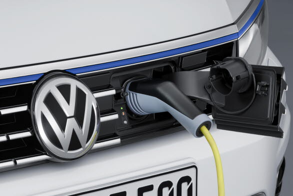 Volkswagen erbjuder idag elbilarna e-up! och e-Golf samt laddhybriderna Golf GTE och Passat GTE.