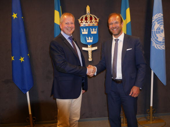 Per-Olof Stålesjö, Försvarsmaktens personaldirektör och Claes Jerveland, VD Volkswagen Group Sverige AB.