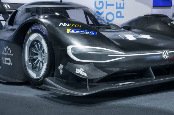 Accelerationen 0 till 100 km/h klaras av på endast 2,25 sekunder.