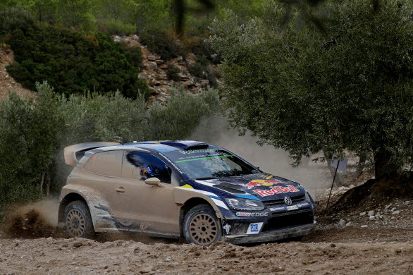 Lera och ännu mer lera för Sébastien Ogier i Rally Great Britain.