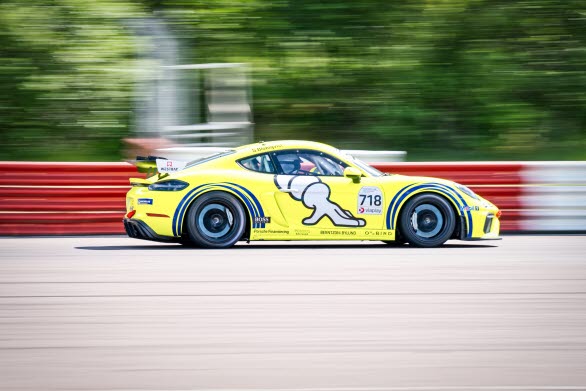 En av motorsportens verkliga giganter finns med på banan när Porsche Sprint Challenge Scandinavia drar igång under våren. Den evigt unge Stig Blomqvist, rallyvärldsmästare 1984, kommer att tävla i en Porsche 718 Cayman GT4 Clubsport under mästerskapets debutsäsong.