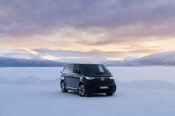 2.993 registrerade ID. Buzz Cargo 2025 är mer än fem gånger så många som den näst bäst säljande elektriska lätta lastbilen.