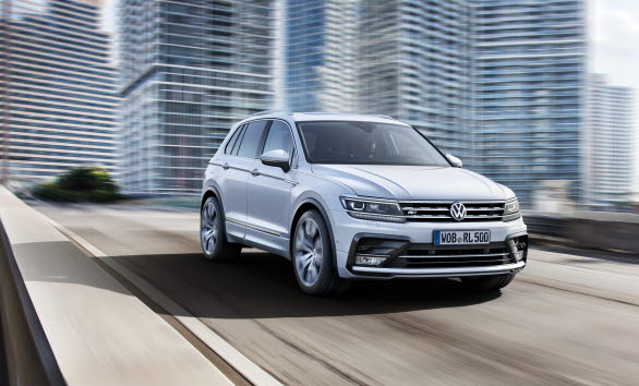 Många innovationer är standard i storsäljare som Tiguan, Golf och Passat, och blir därmed tillgängliga för miljontals människor. 