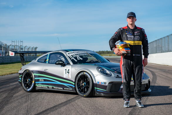 Robin Hansson tog tre segrar av fyra möjliga under årets två första tävlingshelger i Porsche Carrera Cup Scandinavia. Nu får han visa vad han kan i Porsche Mobil 1 Supercup.