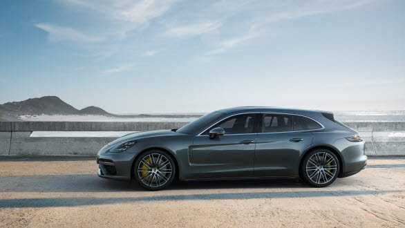 Panamera Sport Turismo har en lång, låg profil.