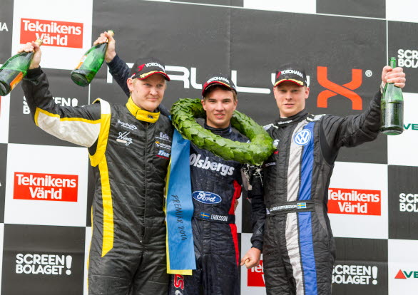 Prispallen i Supercar. Fr.v: Robin Larsson (tvåa), Sebastian Eriksson (etta), Johan Kristoffersson (trea).  