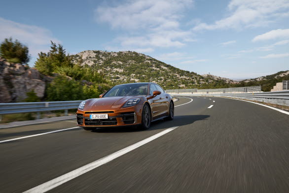 Nya Porsche Panamera Turbo E-Hybrid