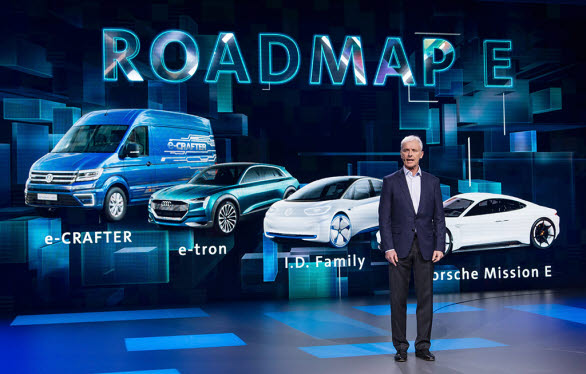 Matthias Müller, VW-koncernens VD vid Group Media Night, bilsalongen i Genève 2018