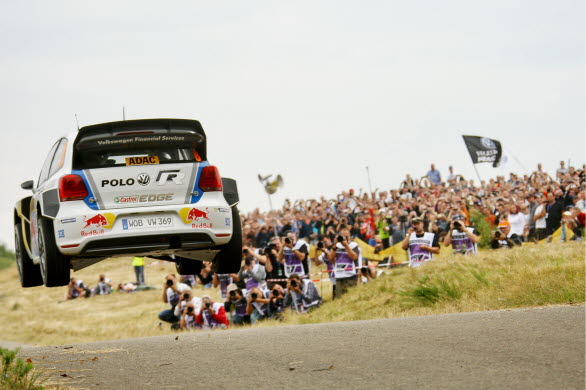 Det tyska asfaltsrallyt, 22-25 augusti, följdes av en publik på 200 000 personer där många förstås hejade fram Volkswagen Motorsports två Polo R WRC. 
