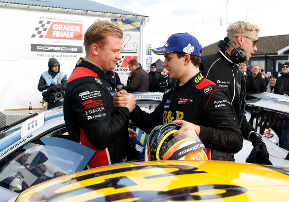 Regerande mästare Lukas Sundahl (till höger) startar jakten på ett historiskt hattrick. En seger i årets mästerskap skulle göra honom unik som den ende föraren att vinna Porsche Carrera Cup Scandinavia tre säsonger i följd. Han kommer till Falkenberg som en av favoriterna men är medveten om att han får kämpa hårdare än någonsin för segrarna. Han kommer att bli hårt uppvaktad av Robin Hansson (till vänster) som nu satsar allt på att ta sin första mästerskapsseger.