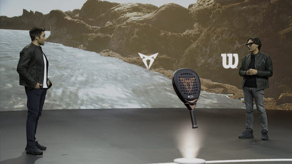 CUPRA ambassadören Fernando Belasteguín med sitt unika padelrack som han kommer att ha med till World Padel Tour.