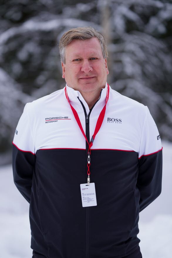 Thomas Johansson, Sporting Director, Porsche Carrera Cup Scandinavia
– Vi vill skapa professionella förare som håller internationell toppklass och då räcker det inte längre med att bara vara snabb på banan, säger Thomas Johansson, Sporting Director på Porsche Carrera Cup Scandinavia. Racing handlar om att optimera allt. Det är det som är kärnan i Driver Development Programme.