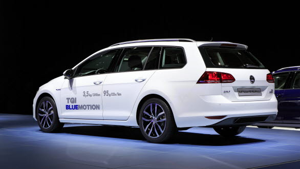 Golf Sportscombi TGI BlueMotion är ett helt nytt motoralternativ. Denna gasdrivna version, som är miljöbilsklassad i Sverige, erbjuder låg bränsleförbrukning, lågt CO2-utsläpp och en räckvidd på nära 1 400 km. 